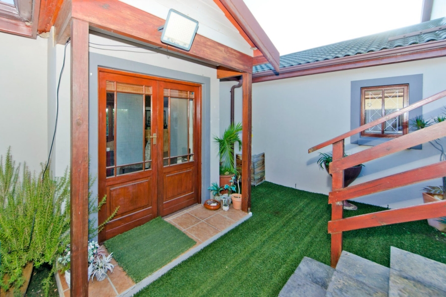 3 Bedroom Property for Sale in Eastford Glen Western Cape